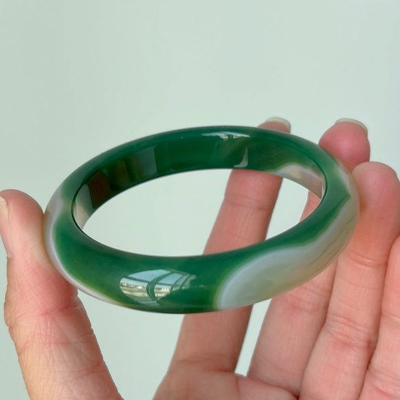 56mm Natural Green Agate Round Bangle BA123 - Picture 8 of 11